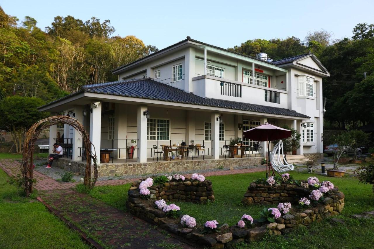 Mountain Gods B&B Nantou Exterior foto